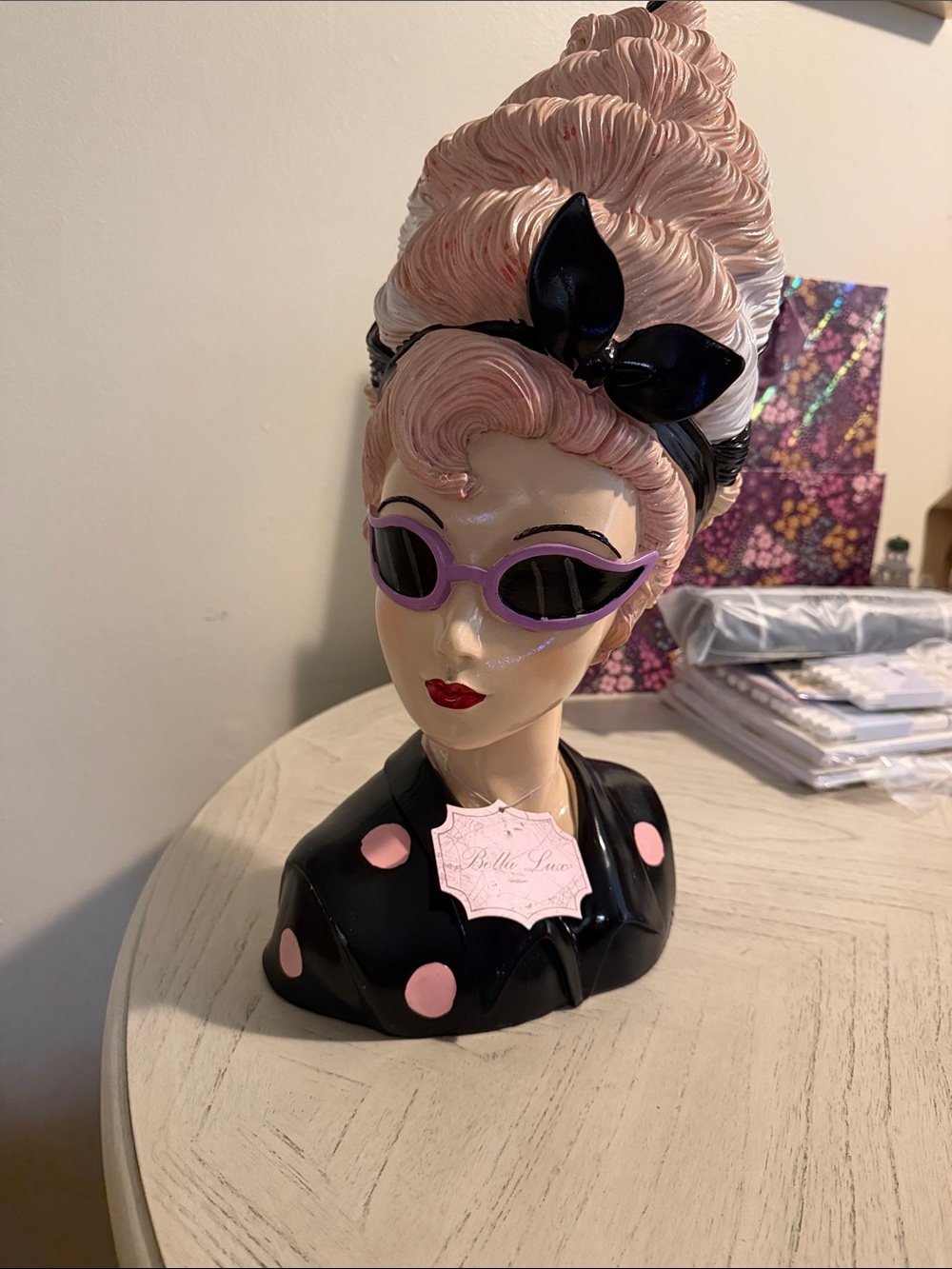 Bella Luxx Pink and Black Retro Bust Vase